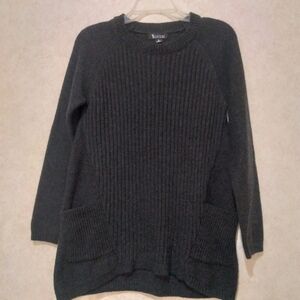 Sisters black knit sweater size small with front pockets